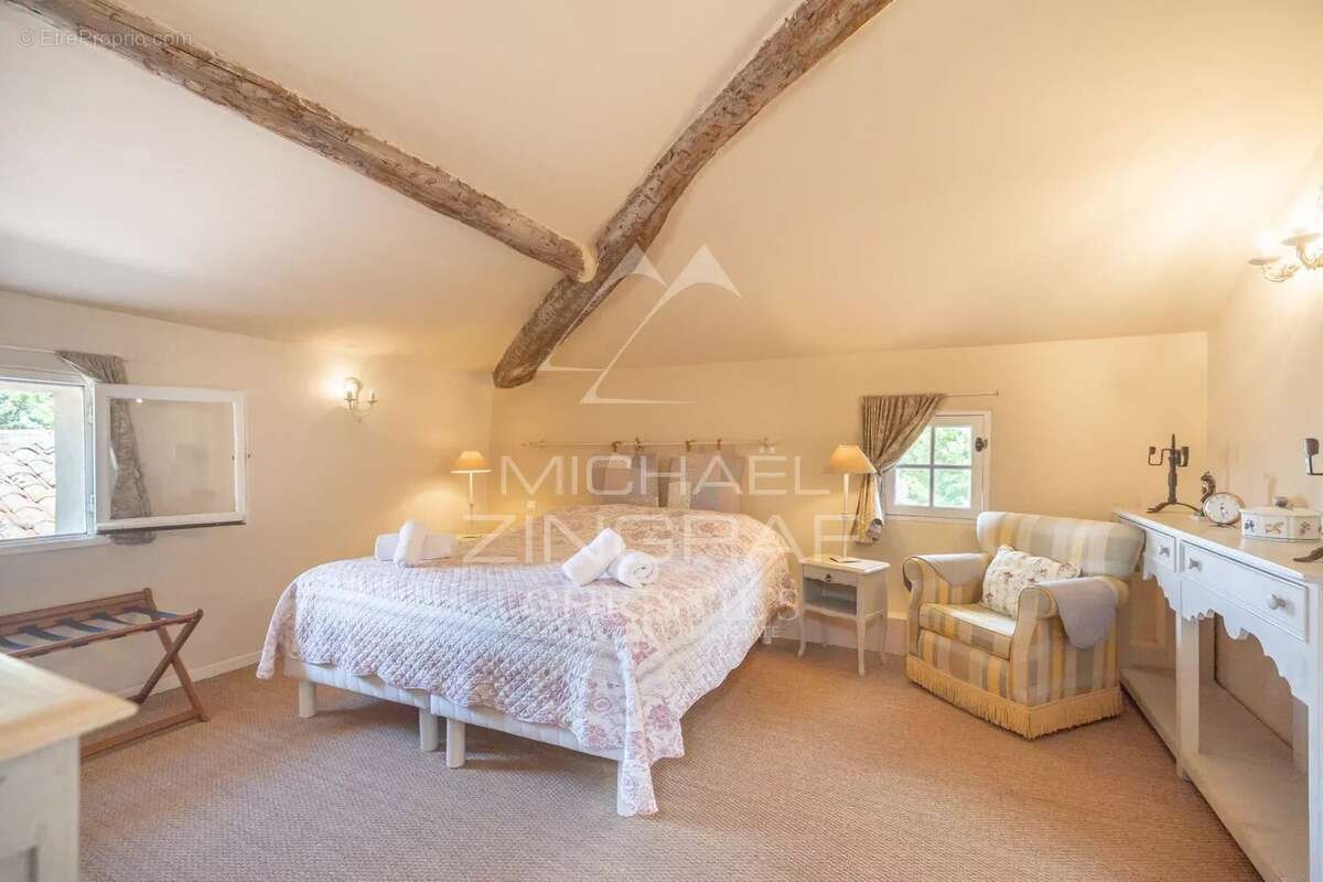 Maison à L&#039;ISLE-SUR-LA-SORGUE