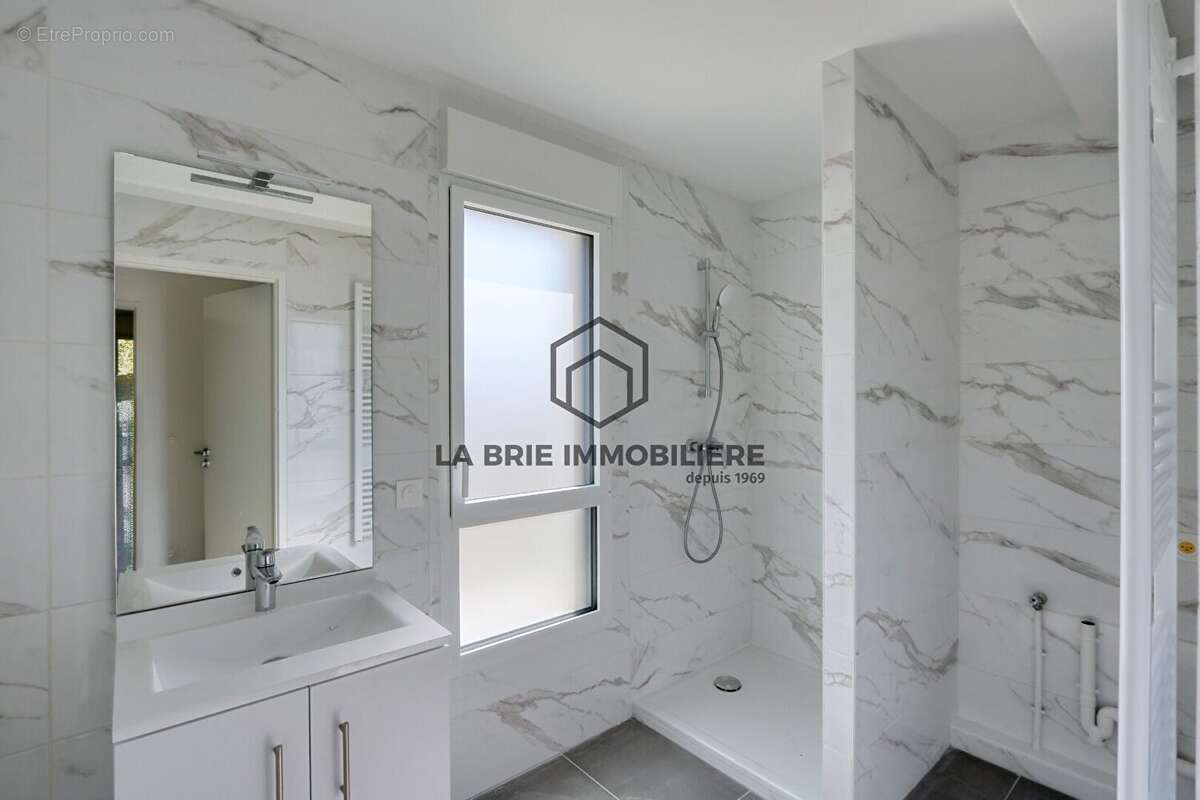 Appartement 79 m² à Dammarie-Les-Lys  - photo 6