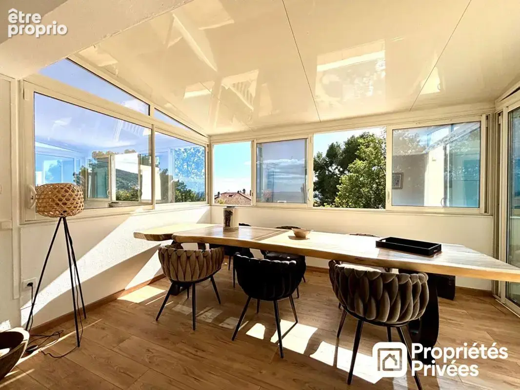 Maison de 4 pièces avec beau jardin, piscine et garage - photo 5