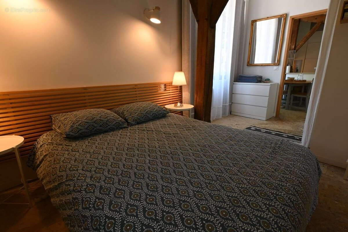 Maison à PUY-L&#039;EVEQUE