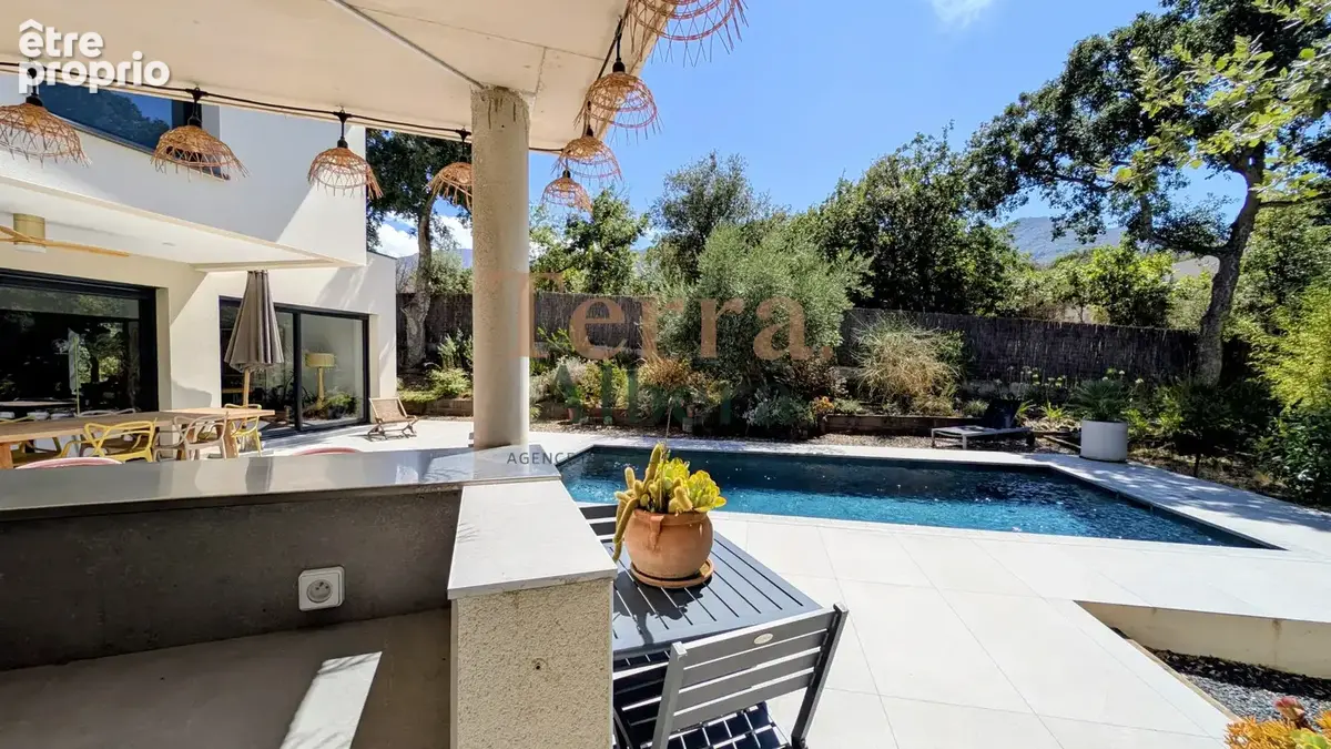 Villa contemporaine récente avec piscine, grand terrain, au calme et sans vis à vis - photo 5