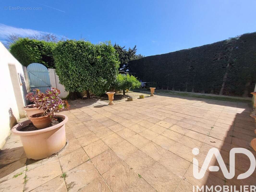 Photo 2 - Maison à ARLES