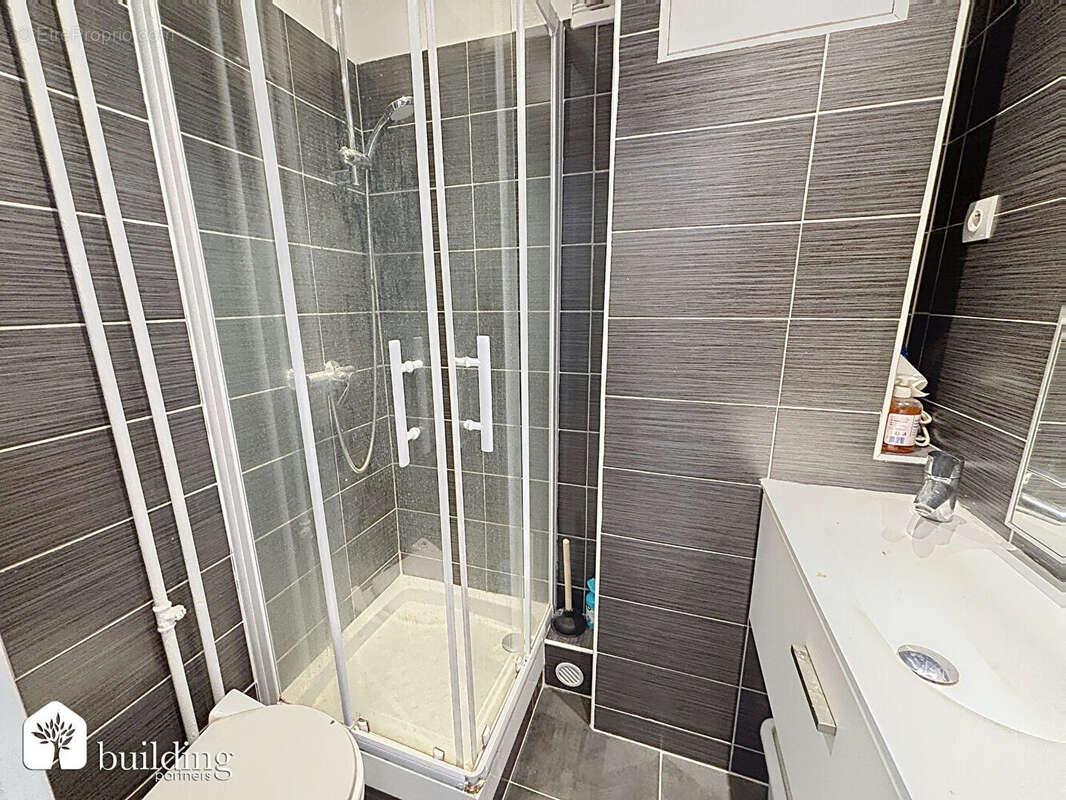 Porte de Saint Cloud Paris 16ème - Chambre de service 11,70 m² - photo 7