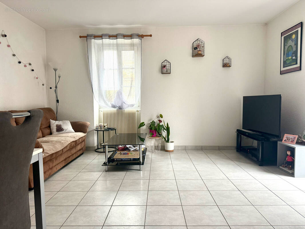 Appartement à ECOLE-VALENTIN