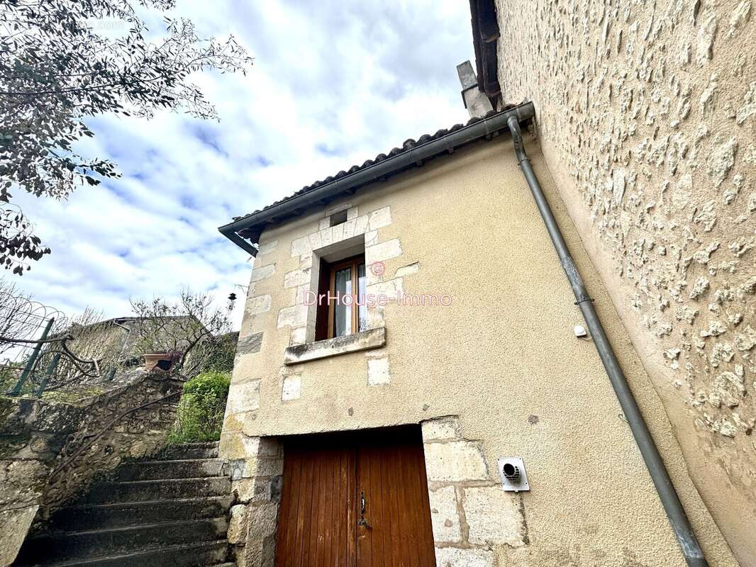 Maison à AGONAC