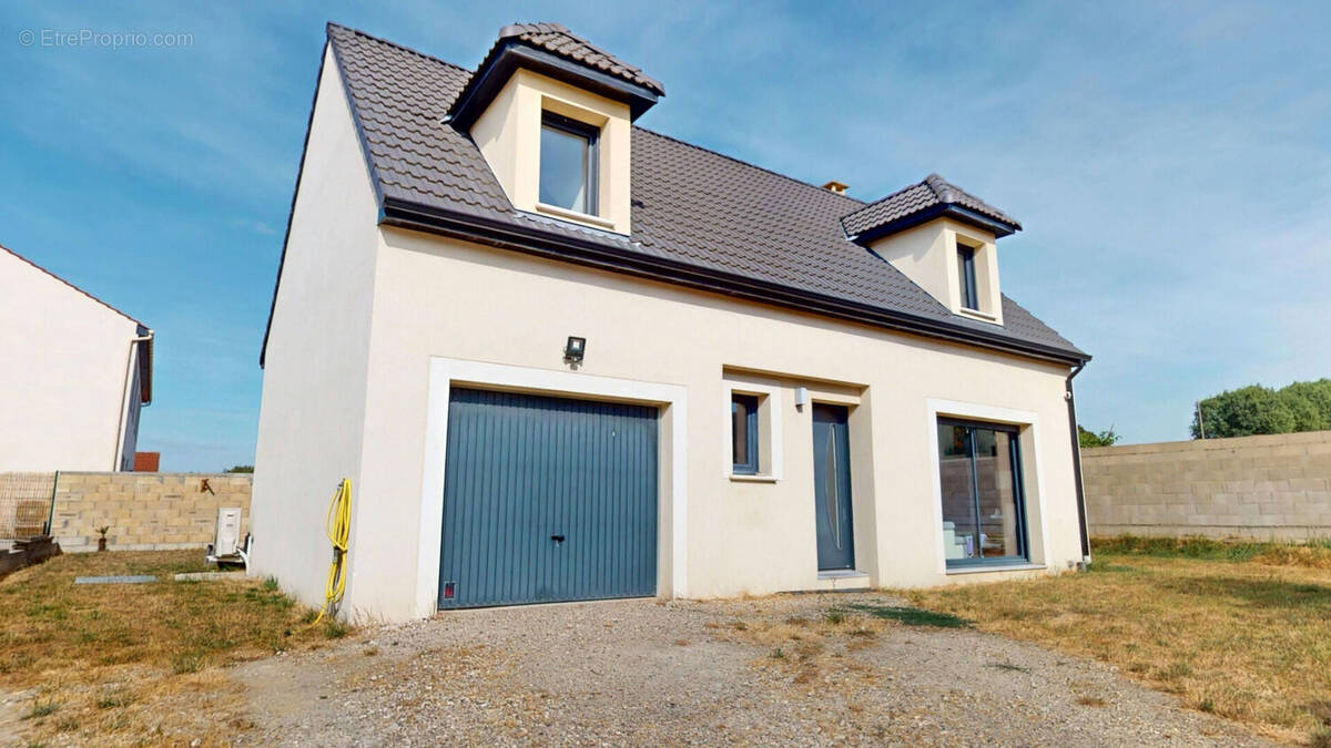 Maison à BREUX-JOUY