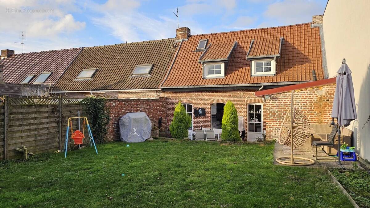 Maison à NEUVILLE-EN-FERRAIN