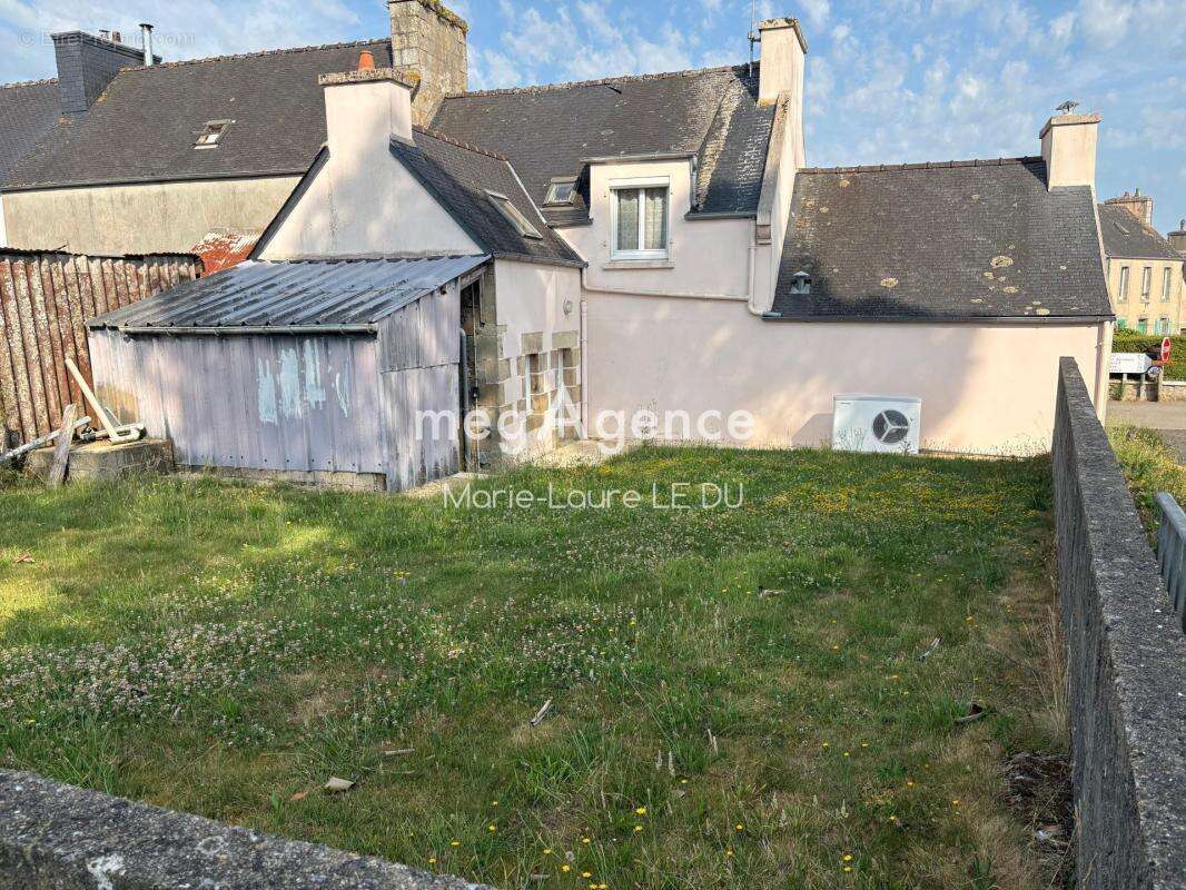 Maison rénovée avec garage et une dépendance en plus - photo 2