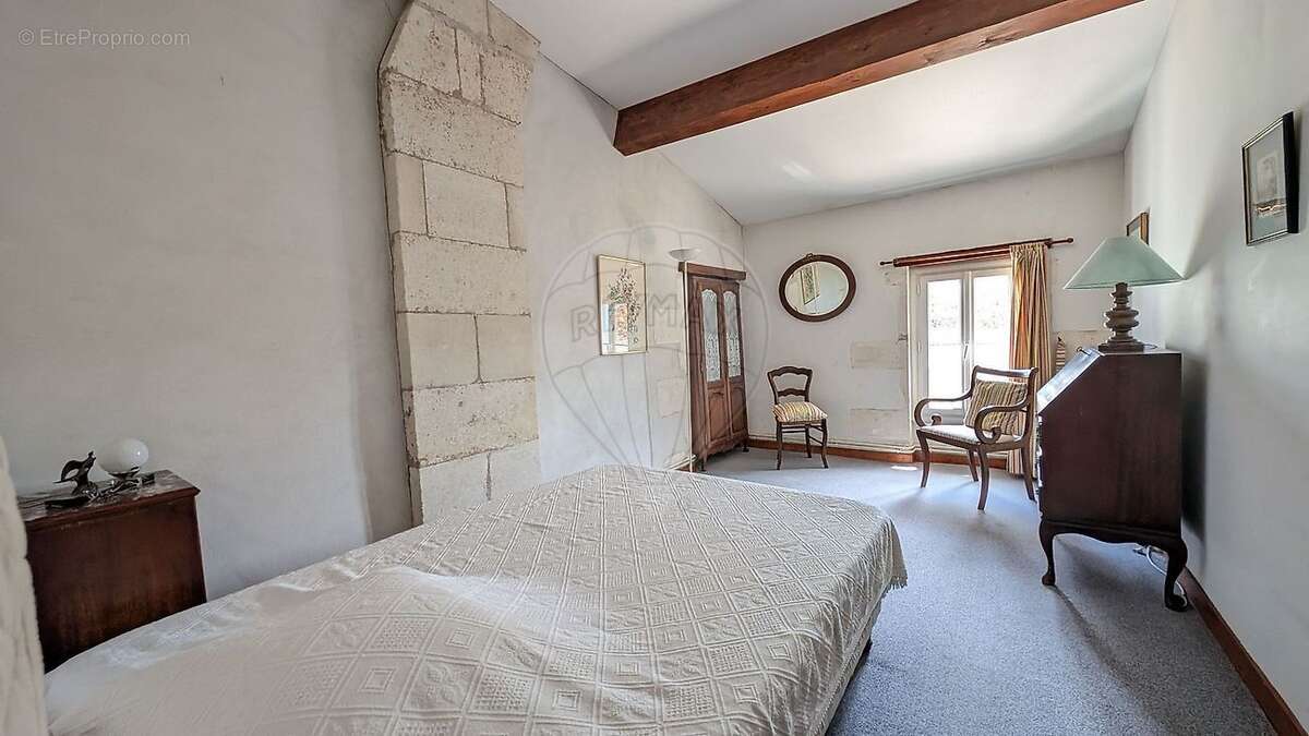 Maison à CHAILLEVETTE