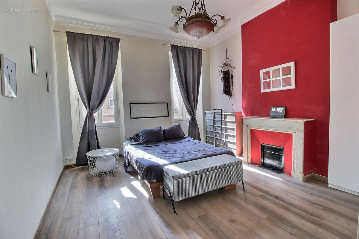 Appartement à MARSEILLE-6E