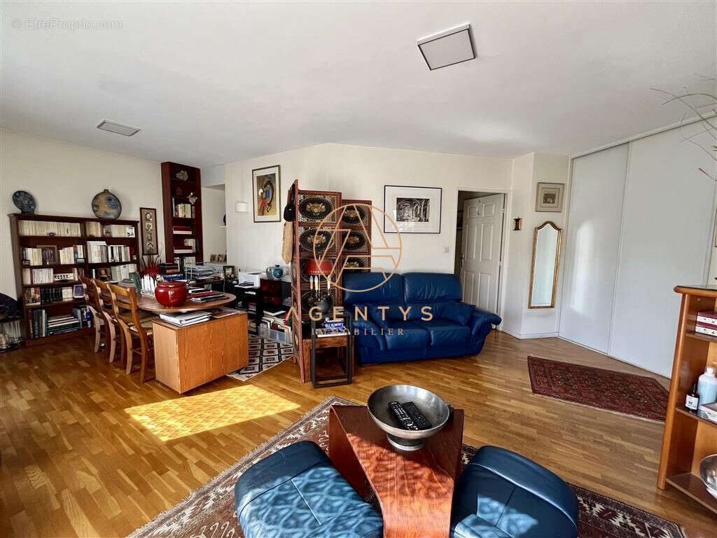 Appartement à SAINT-MAUR-DES-FOSSES