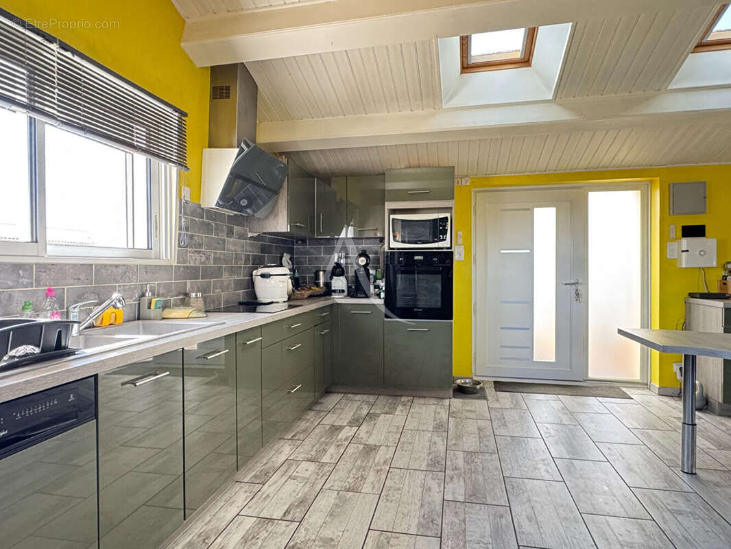 Maison à VOUILLE-LES-MARAIS