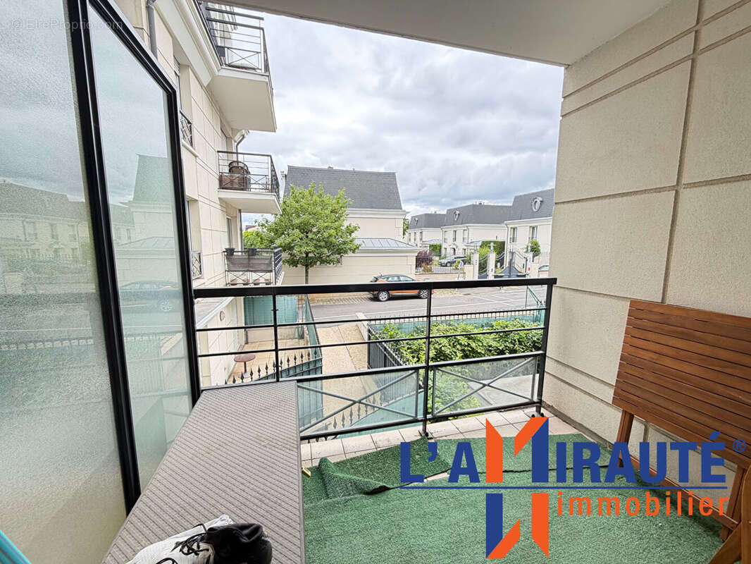Appartement à SARTROUVILLE