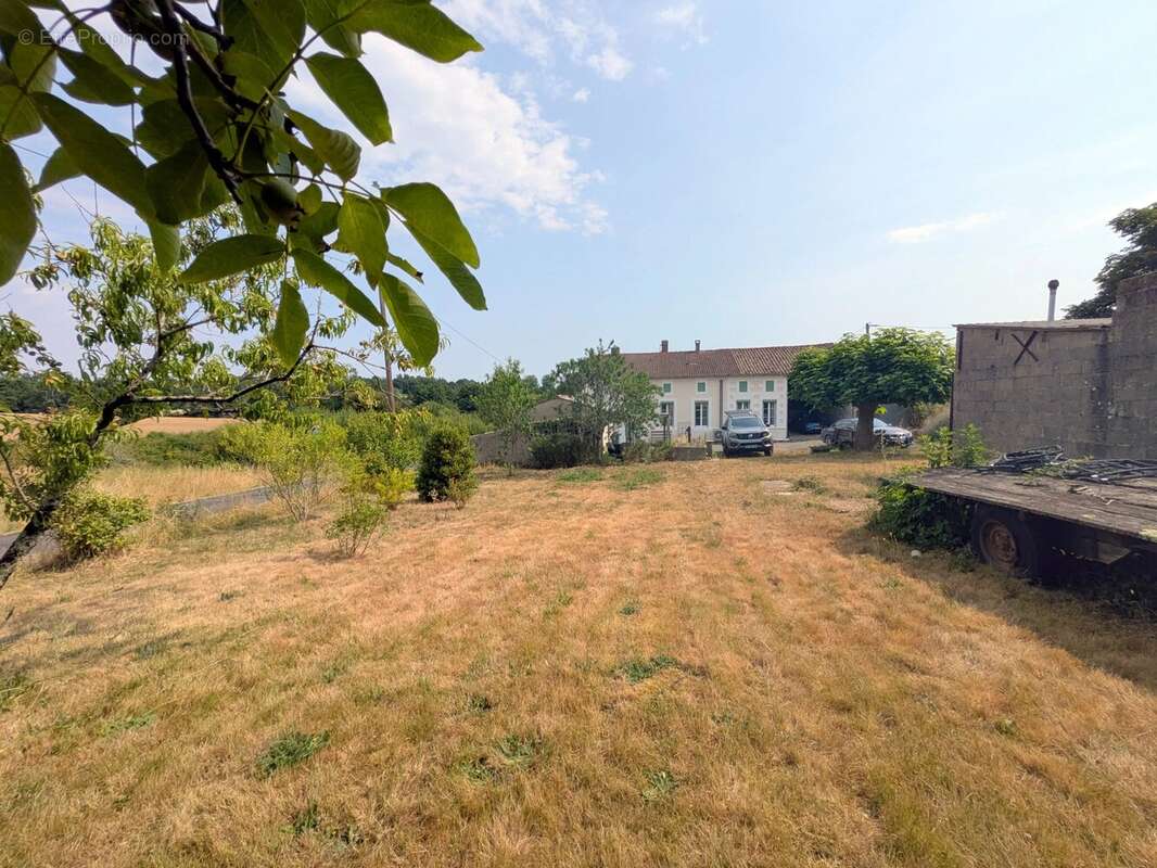 Maison en pierre économe en énergie, dépendances et près de 8 000 m² de terrain - photo 14