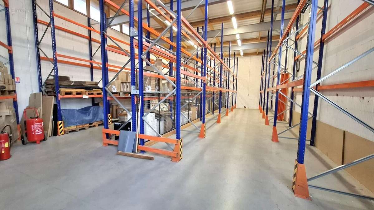 Commerce à MENS