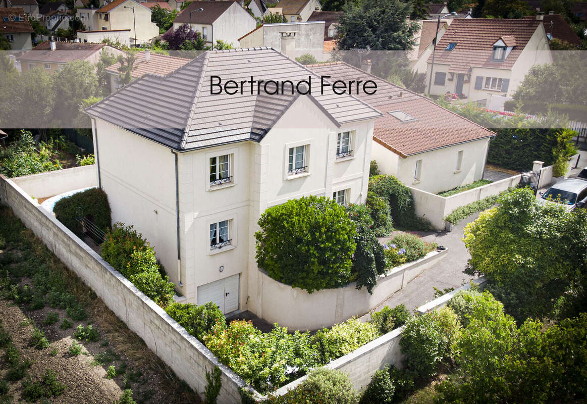 Maison à CARRIERES-SUR-SEINE