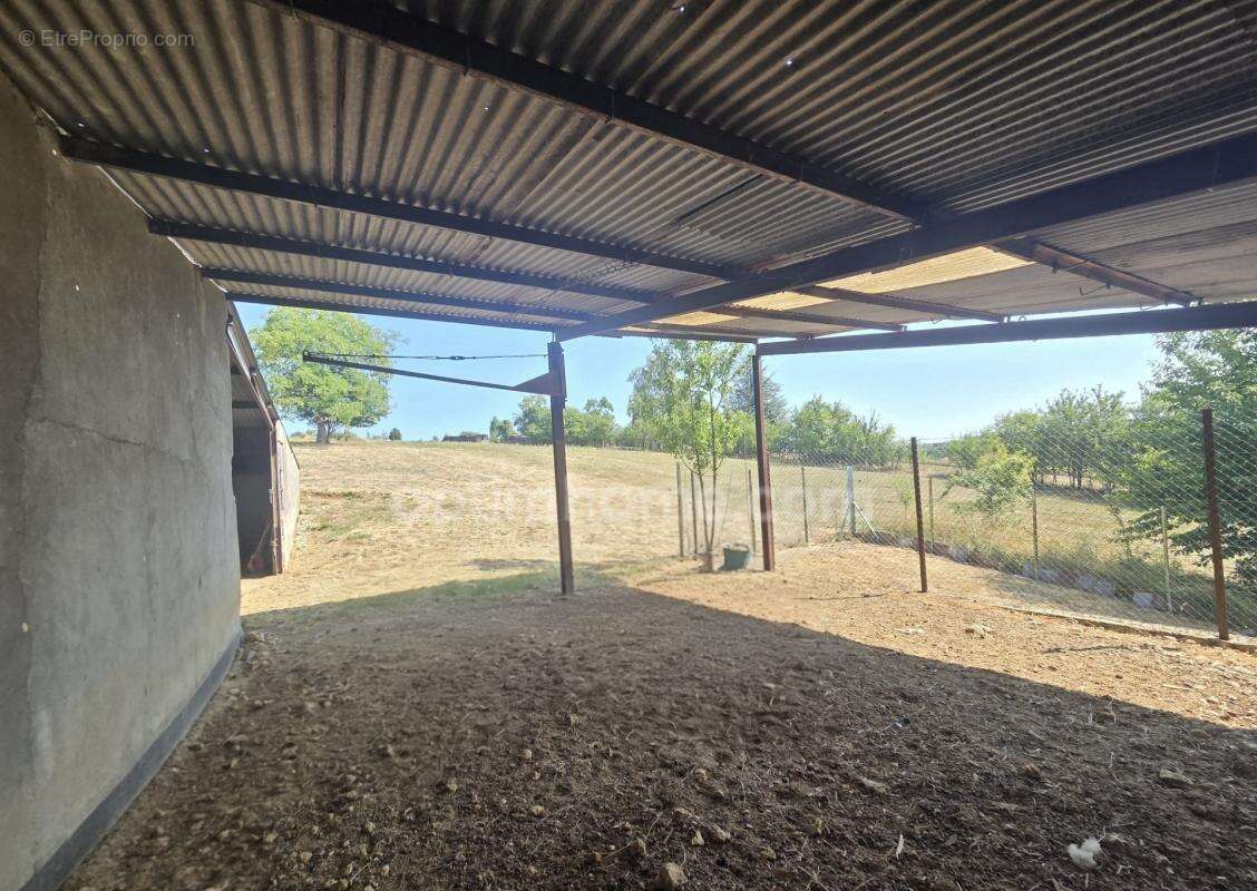 A VENDRE en EXCLUSIVITE maison de famille 5 chambres, 35 ares de terrain et petit hangar - photo 27