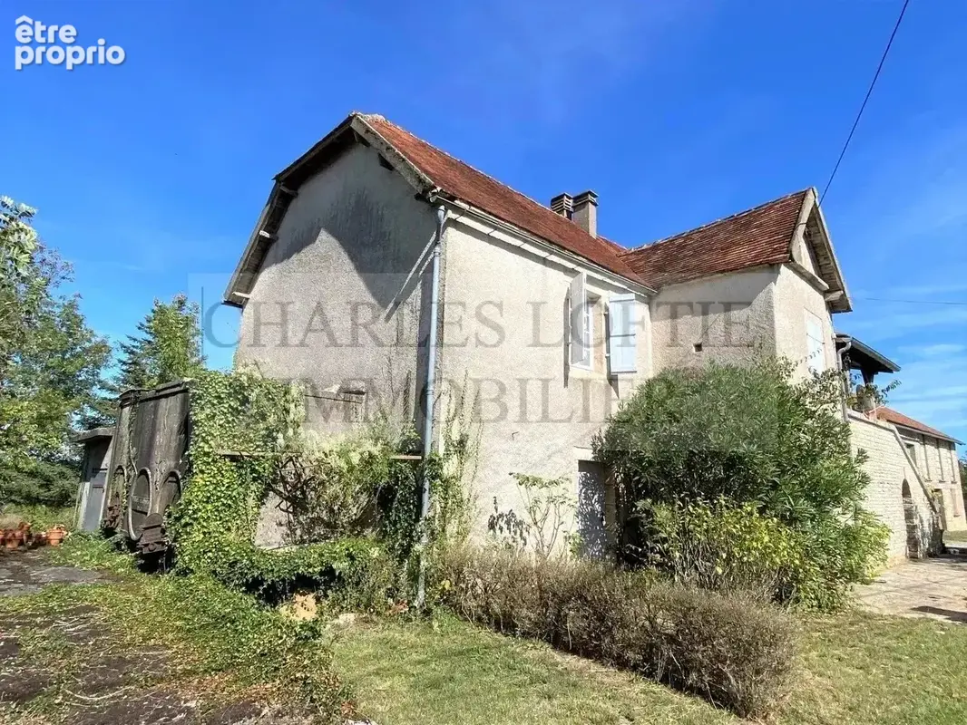 Maison à MONTGESTY