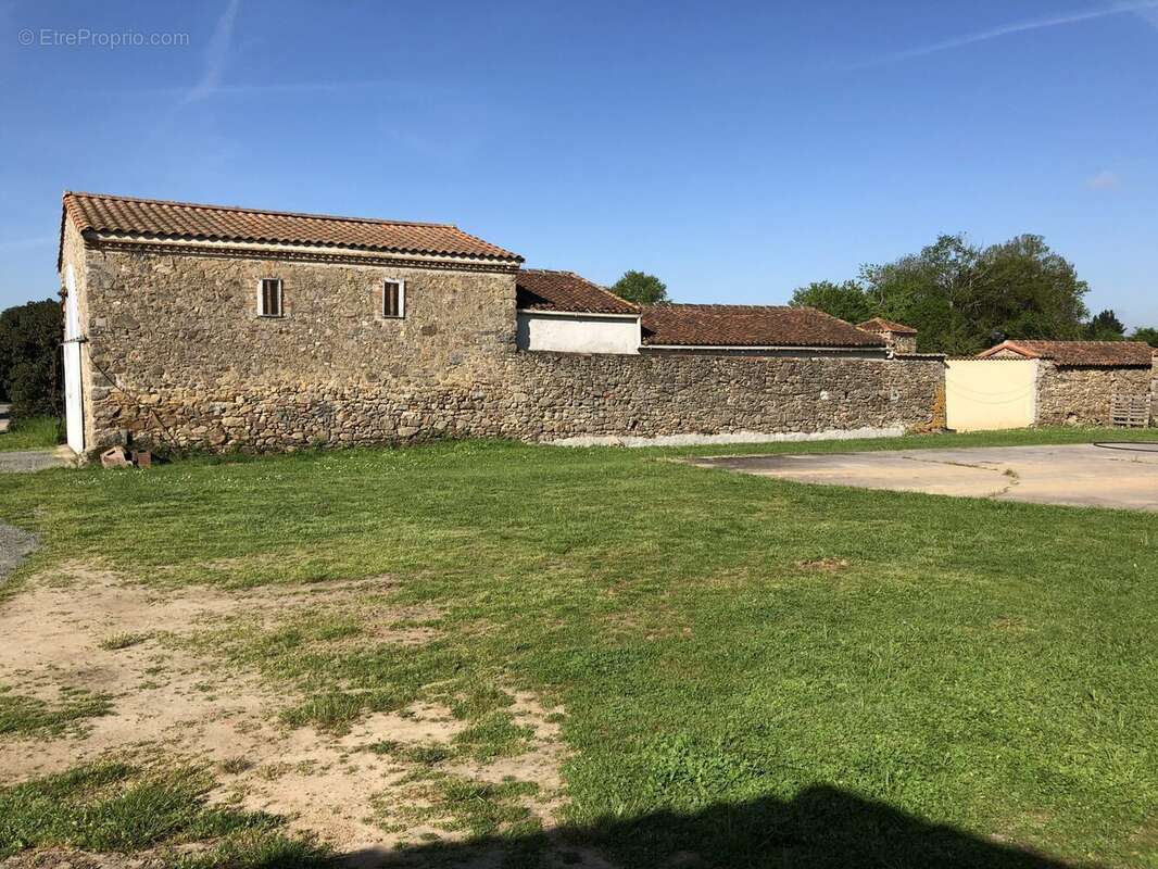 Maison à NUEIL-LES-AUBIERS