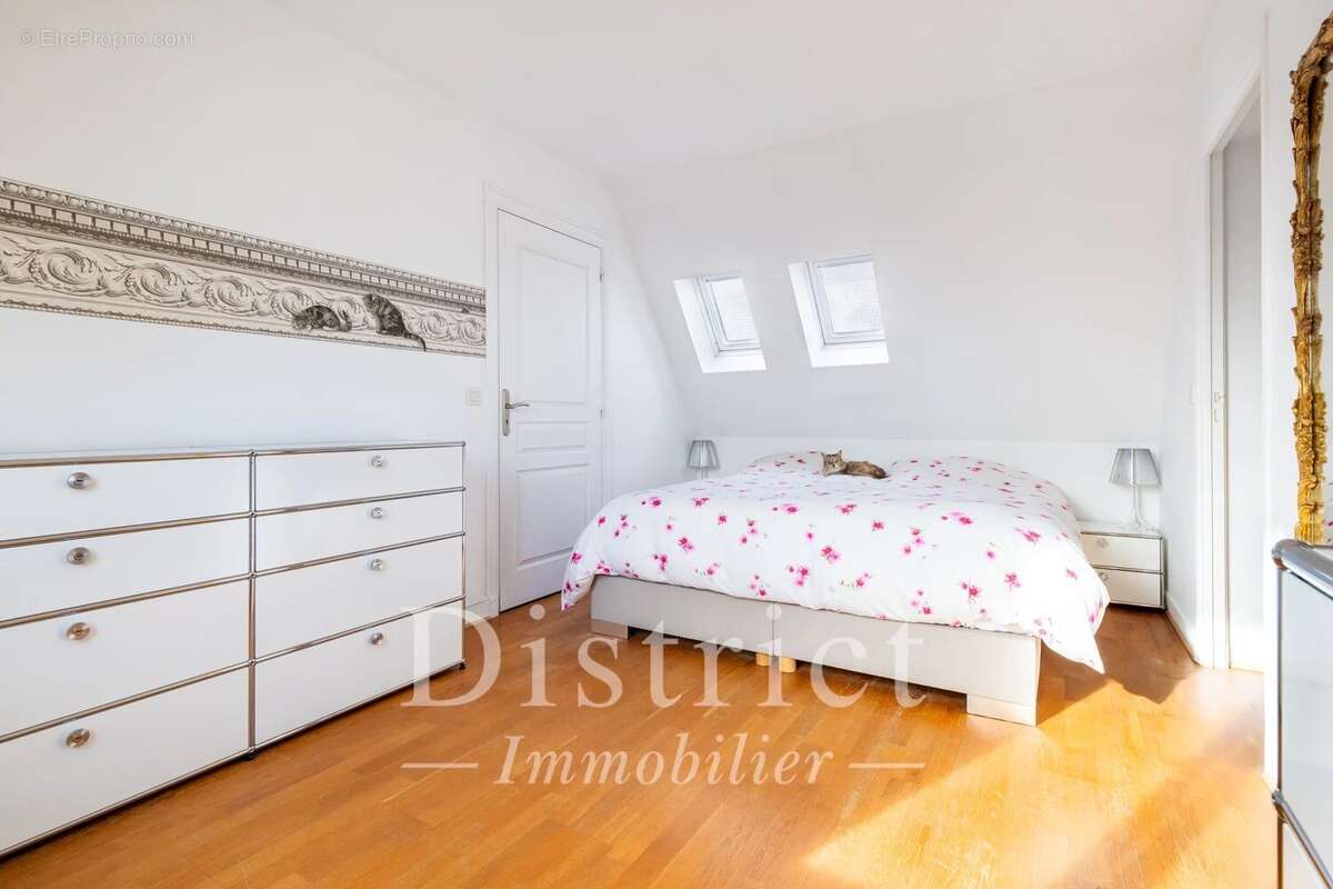 Appartement à PARIS-8E