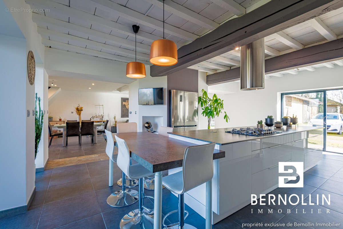 Maison à SAINT-JEAN-SUR-REYSSOUZE