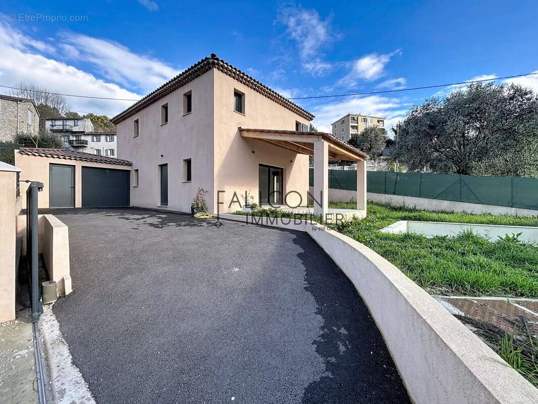 Maison à TOURRETTE-LEVENS