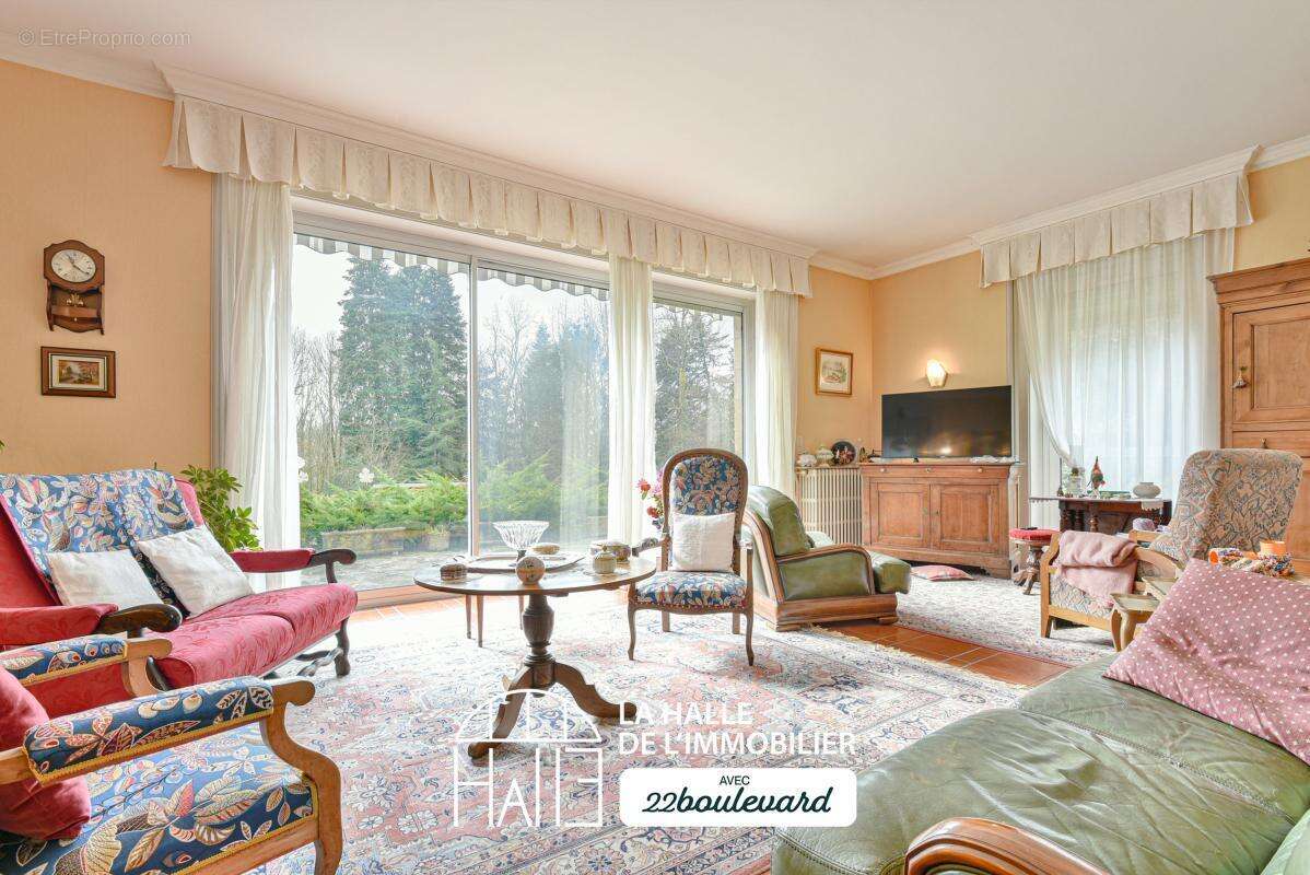 Maison à BONNAC-LA-COTE