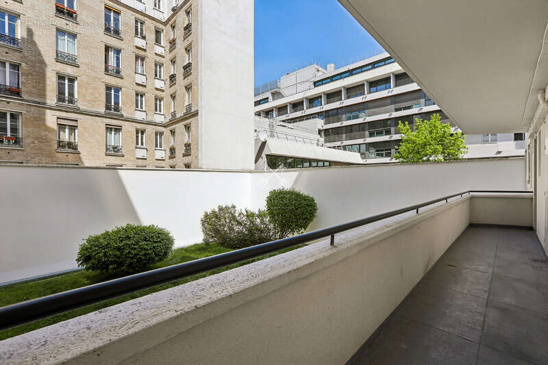 Appartement à PARIS-19E