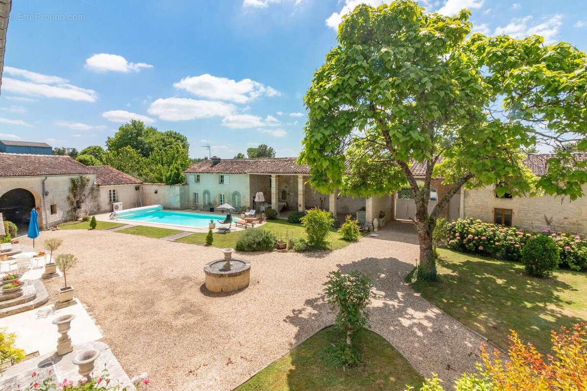 Maison à SAINT-SULPICE-DE-COGNAC