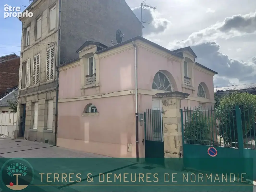 A vendre dans le CALVADOS ville de  LISIEUX (14100) maison du XIX ème proche du centre ville - photo 2