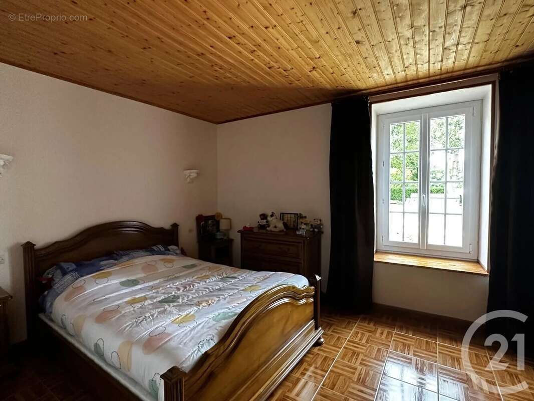 Maison à ROMAZIERES