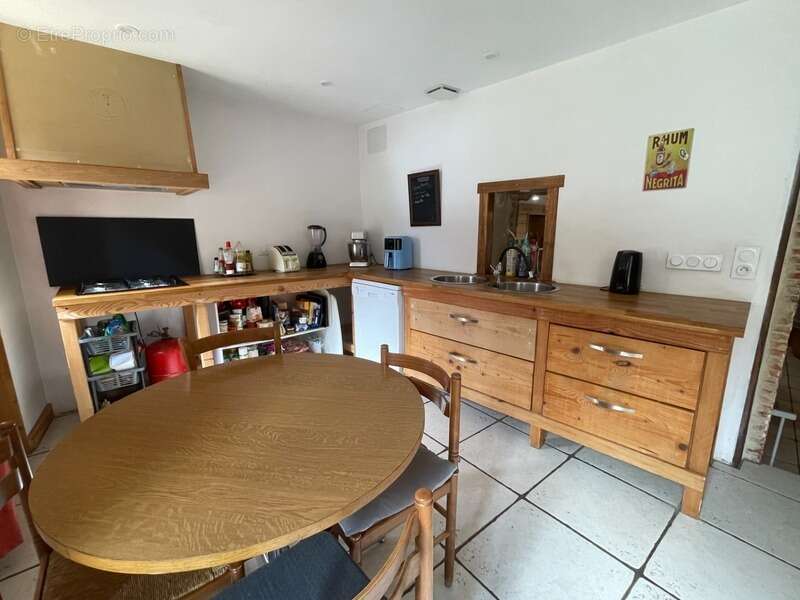 Maison de charme avec deux granges et cour intérieur 1370 m2 - photo 13