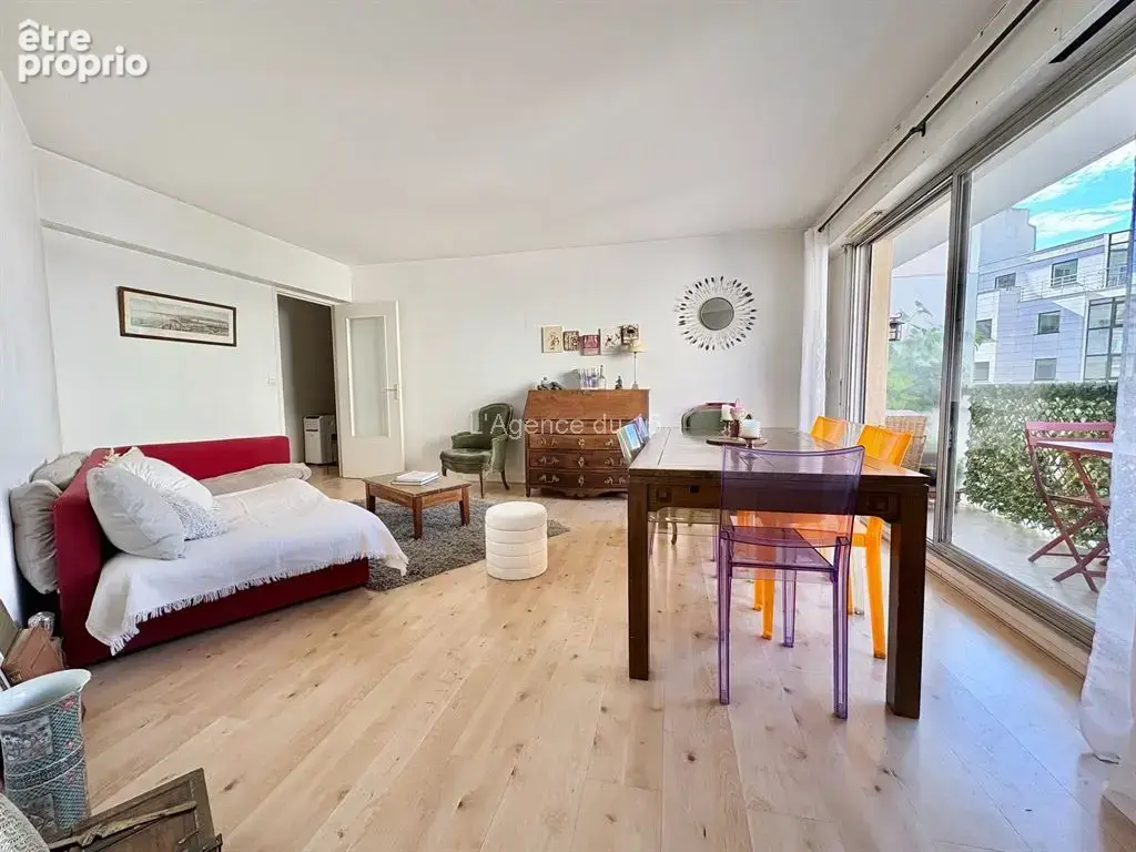 Metro commerce / appartement familial / immeuble recent de standing / 3 chambres / balcon / cave / - photo 2