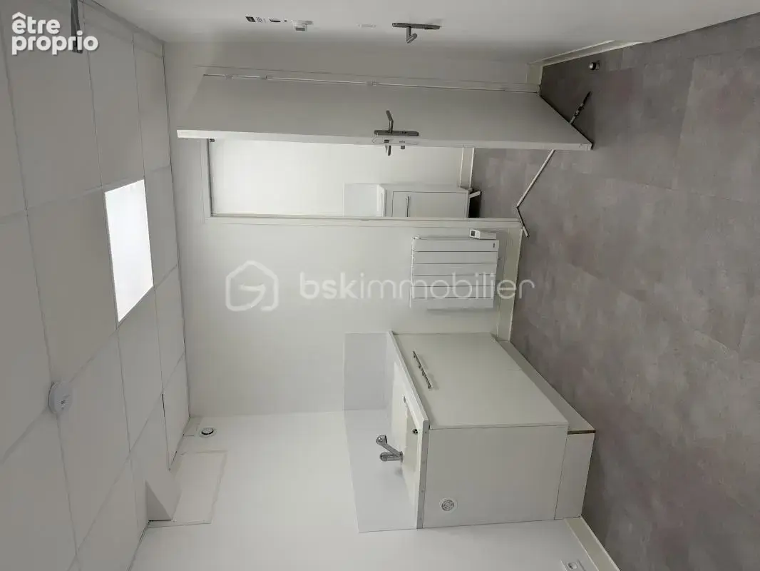 Immeuble de rapport - Local commercial avec 2 cellules - 2 appartements T2 - photo 15