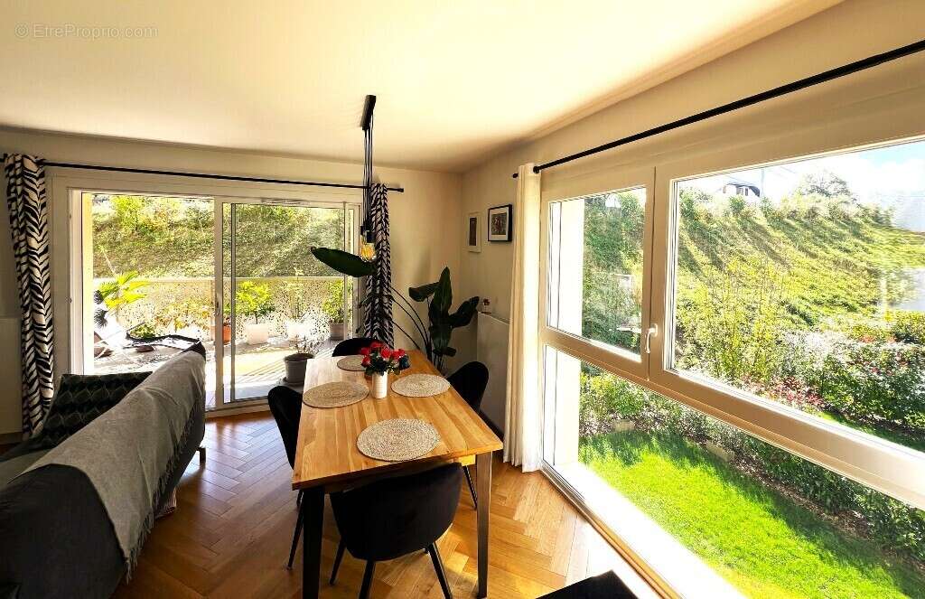 Appartement à SEYNOD