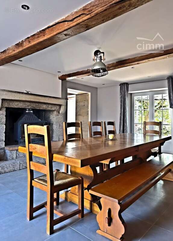 Maison à LA ROCHE-EN-BRENIL