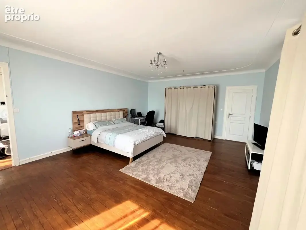 Maison 257m², 5 chambres, 3249m² de terrain, grande dépendance - photo 13
