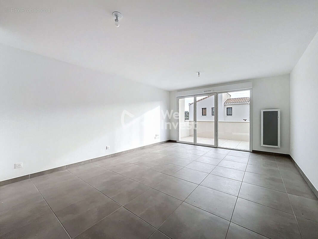 Appartement à VIC-LA-GARDIOLE