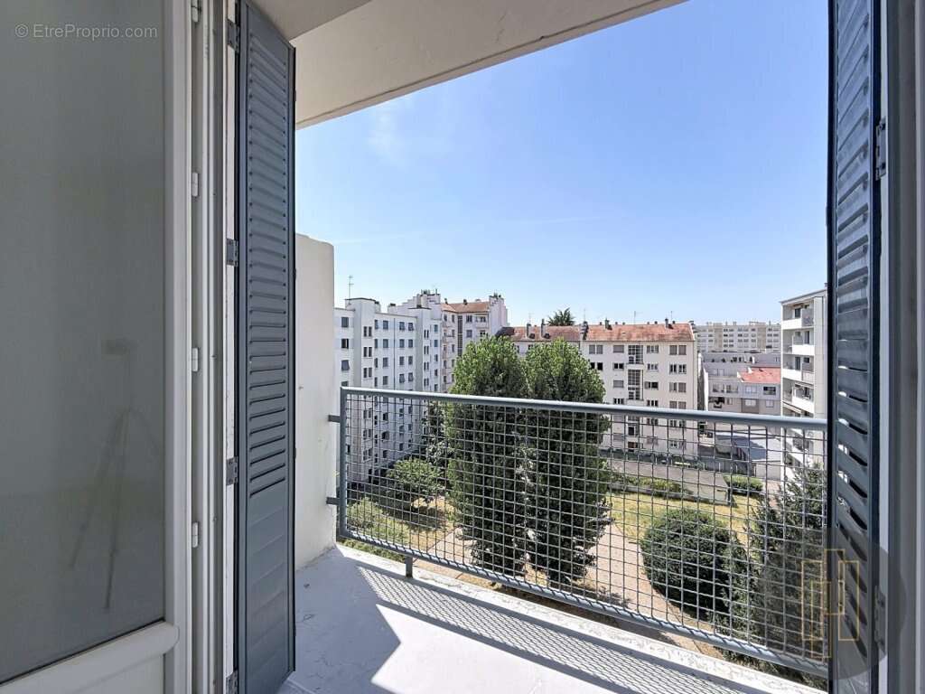 Appartement à LYON-8E