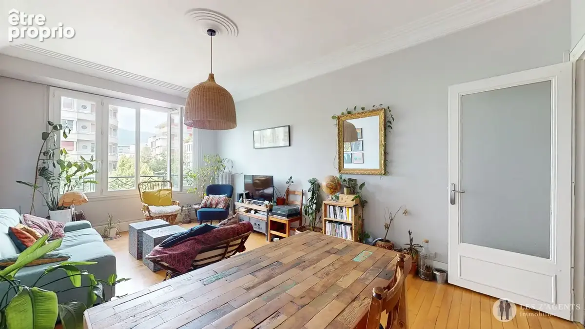 Appartement t3 de 81 m² - boulevard gambetta - grenoble - photo 2