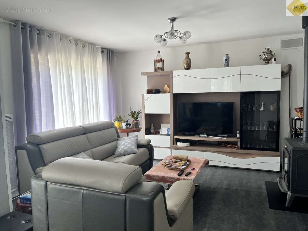 Maison à NEONS-SUR-CREUSE