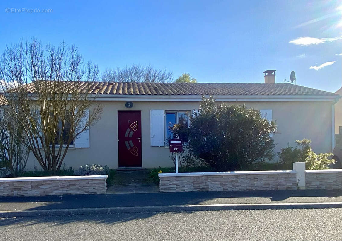 Maison 109 m² à Vergeroux  - photo 2