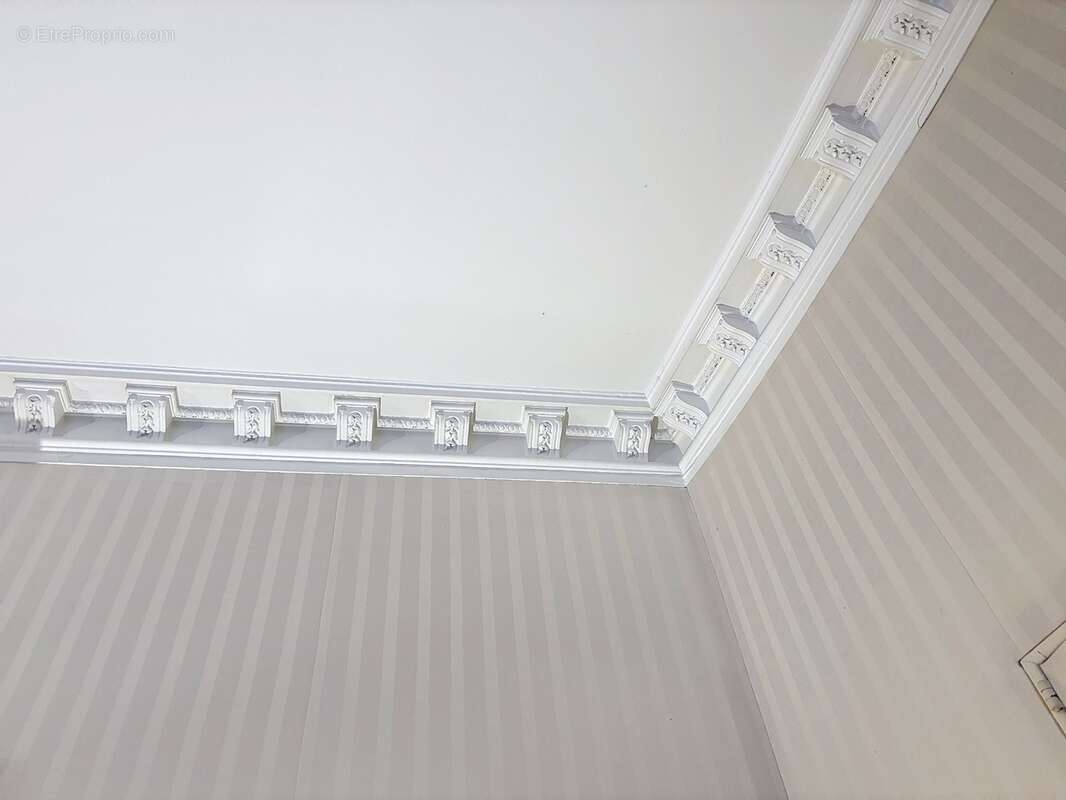 Appartement à vendre 7 pièces, jardin et parkings REIMS (51) - photo 13