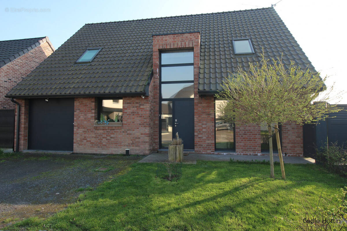 Maison à CAMPHIN-EN-CAREMBAULT