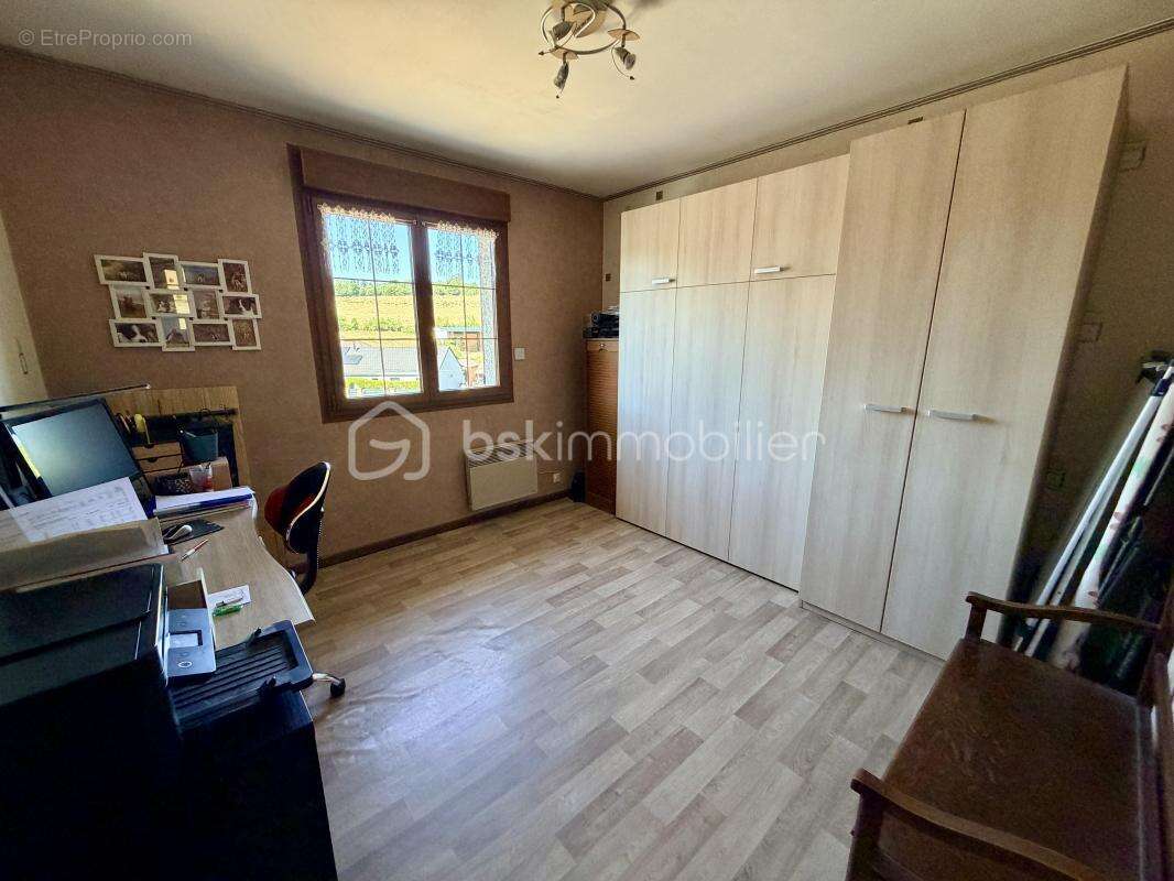 Maison 5 pièces avec véranda, sous-sol complet, grand garage et jardin - photo 13