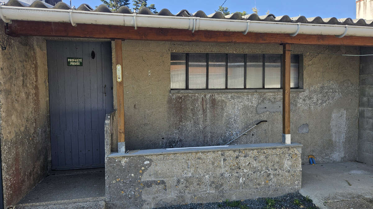 Maison de 130 m2 + dépendances sur un terrain de 650 m2 ! - photo 6