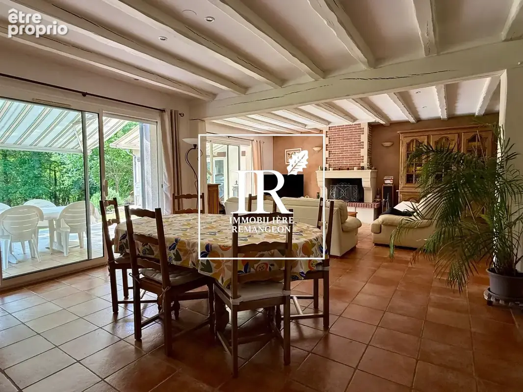 Maison 8 pièces 230 m² à vendre à Mereau (18120) - photo 5