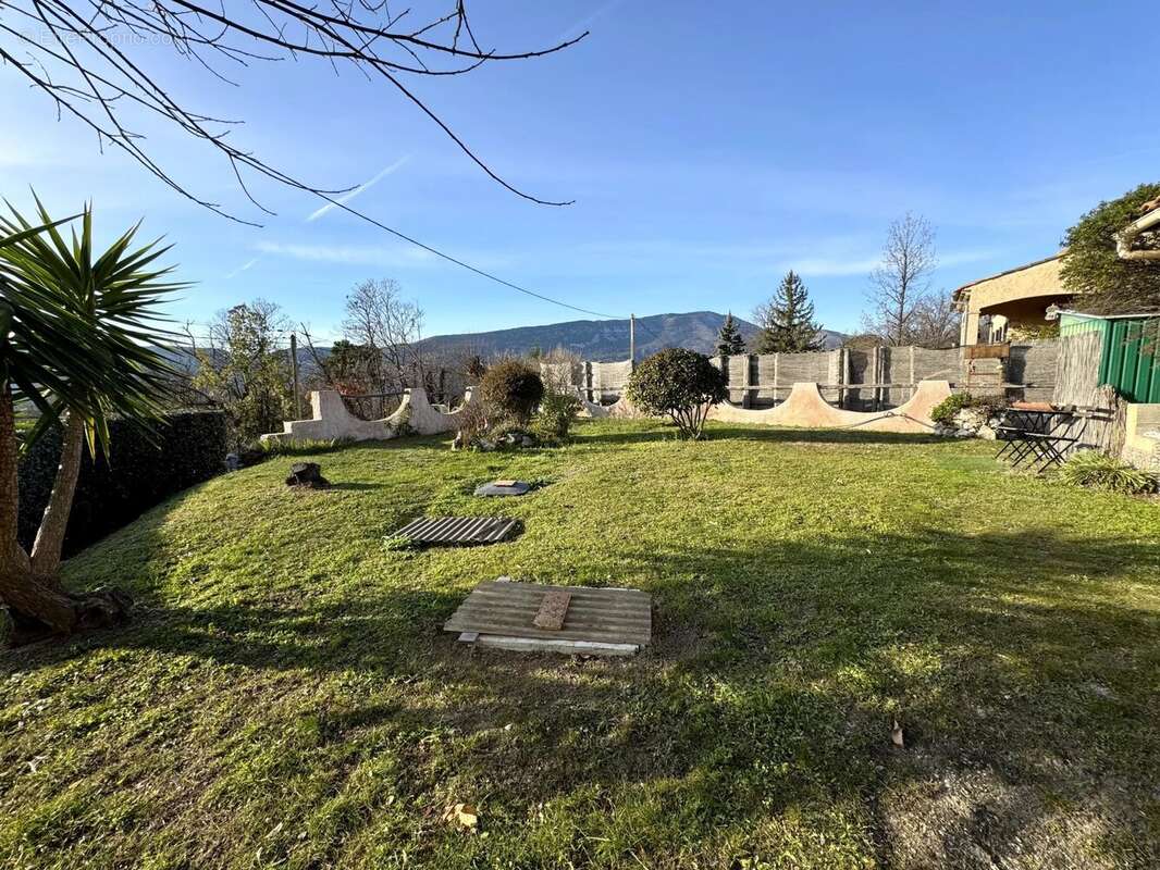 Maison à BERRE-LES-ALPES