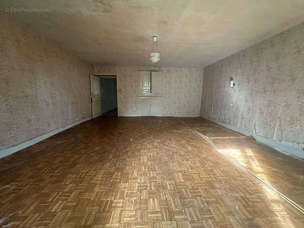 Maison ancienne ferme à rénover 351m², Arlay - St Germain les Arlay 39210 - photo 6