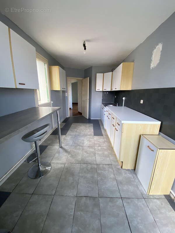 Beau duplex 6 pièces 105 m2   Loggia sud, garage & balcon   Onet-le-Château (La Baleine) - photo 8
